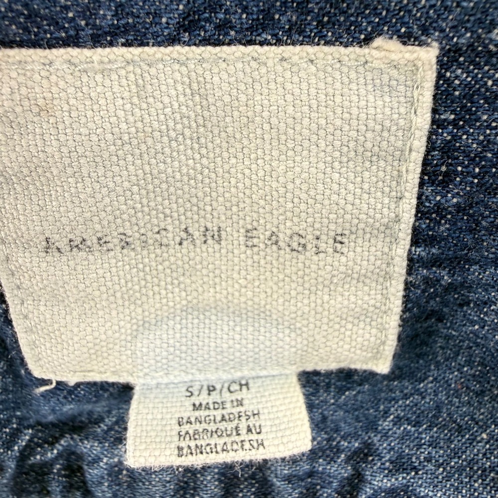 American Eagle Mens Denim Button Down Shirt Medium Wash Blue Cotton Small 11/18 - Picture 3 of 16